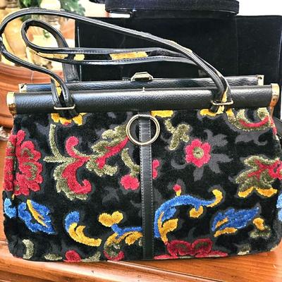 4 Piece Vintage Bags