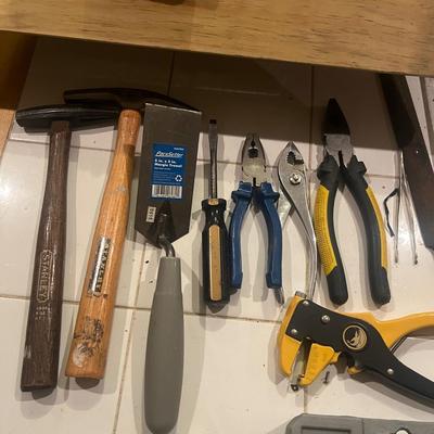 Assortment of Hand Tools (T1-MG)