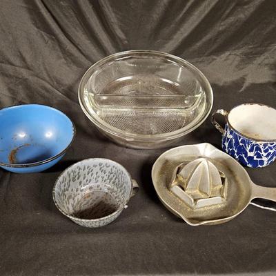Lot of 5 Vintage Kitchen Tools Including Enamel, Pyrex Baking Dish and Juicer