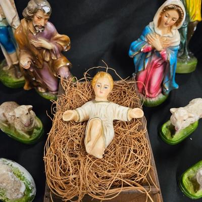Vintage 20 Piece Chalkware Plaster Nativity