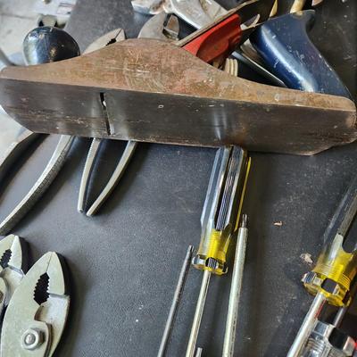 Craftsman Tool Box loaded with Tools as Pictured Blackhawk Craftsman Wiss Stanley Blue Ridge and Others
