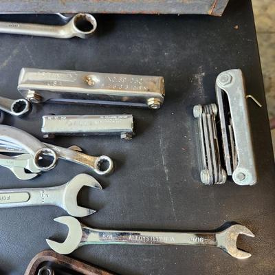 Craftsman Tool Box loaded with Tools as Pictured Blackhawk Craftsman Wiss Stanley Blue Ridge and Others