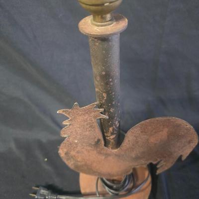IRON BASE ROOSTER LAMP