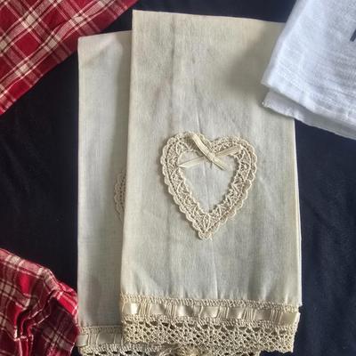 KITCHEN LINENS