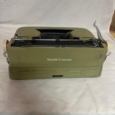 1950s Smith Corona Silent-Super Portable Typewriter (W-MG)