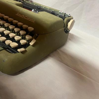 1950s Smith Corona Silent-Super Portable Typewriter (W-MG)