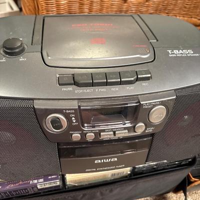 Aiwa boombox& cassettes