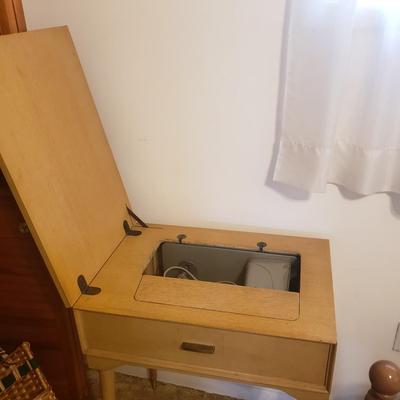 Singer Sewing Table (B1-KD)