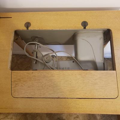 Singer Sewing Table (B1-KD)
