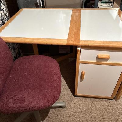 Drop leaf workstation/table with chair