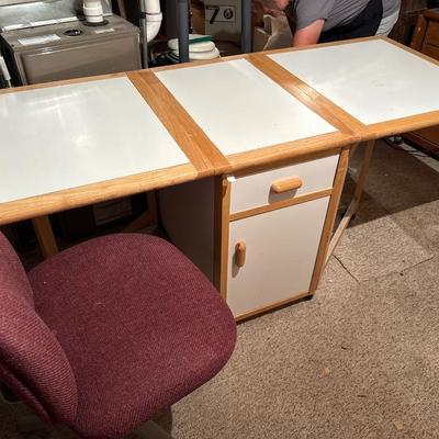 Drop leaf workstation/table with chair