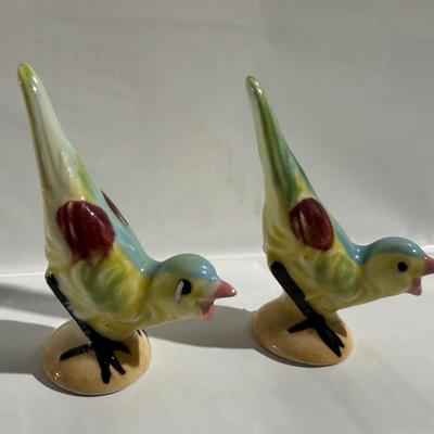 Vintage Lot includes Slt/Pepper shakers.