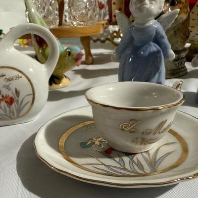 Vintage Lot includes Slt/Pepper shakers.