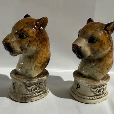 Vintage Lot includes Slt/Pepper shakers.