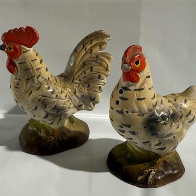 Vintage Lot includes Slt/Pepper shakers.