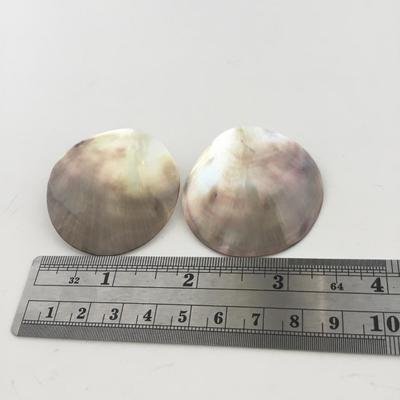 Shell type vintage clip on earrings