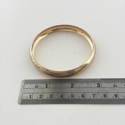 Gold tone fashion bangle
