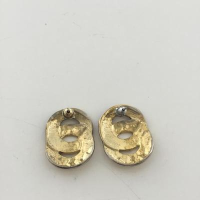 Gold tone unmarked brown earrings