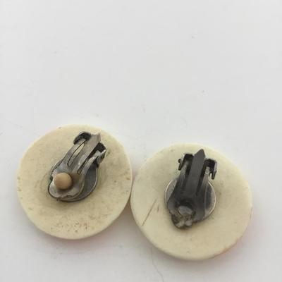 Vintage beautiful clip on earrings