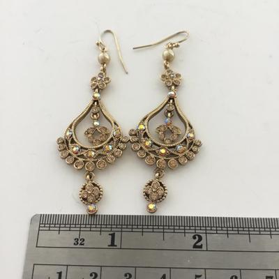 Gold tone dangle fashion earrings
