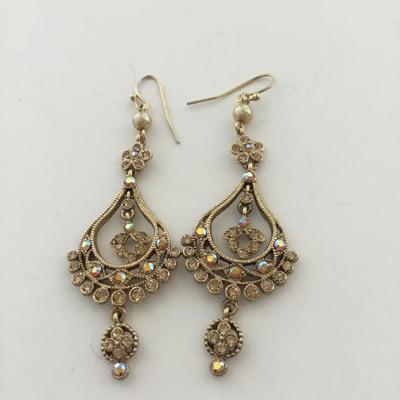 Gold tone dangle fashion earrings
