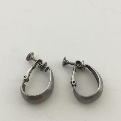 Pat pending silver tone clip on vintage earrings