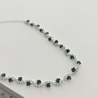 Green silver tone beautiful shiny necklace