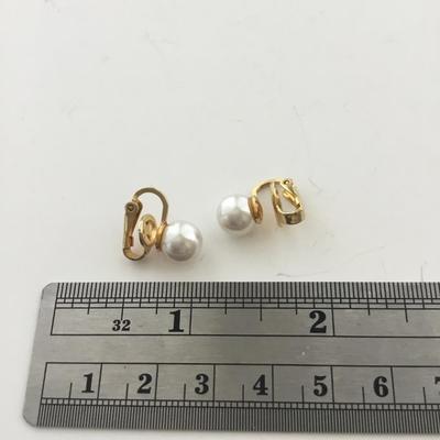 Gold tone vintage clip on earrings