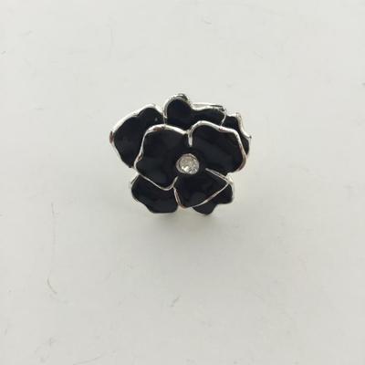Black flower fashion rusty ring