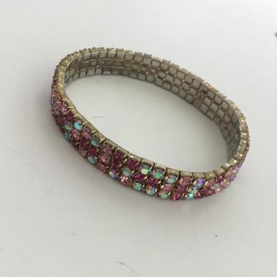 Pink rhinestone stretchy bracelet