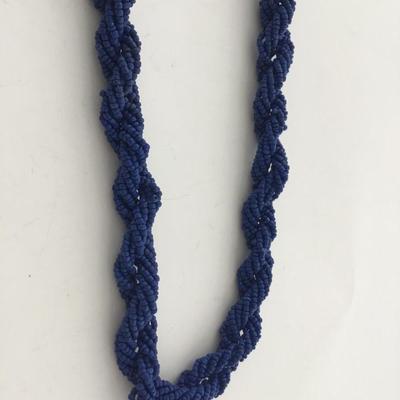 Blue beaded twist fashion necklace