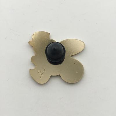 Buzzin with creativity push pin