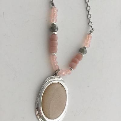 Ruby rd marked light pink fashion necklace