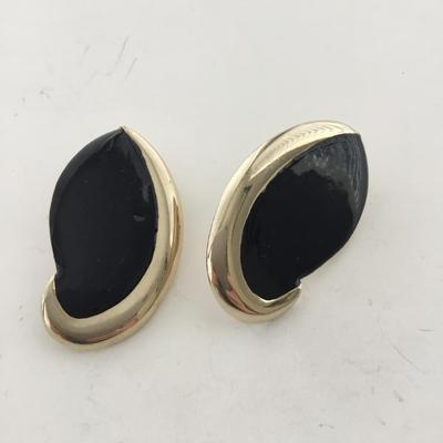 Gold tone black vintage clip on earrings