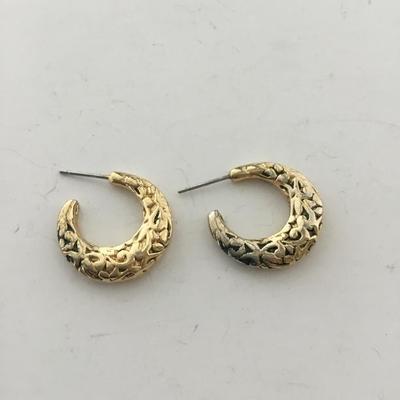 Gold tone small hoop earrings