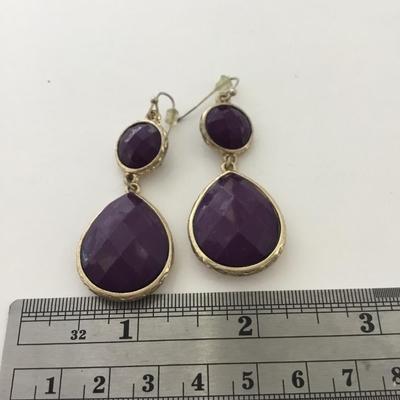 Goldtone purple dangle fashion earrings