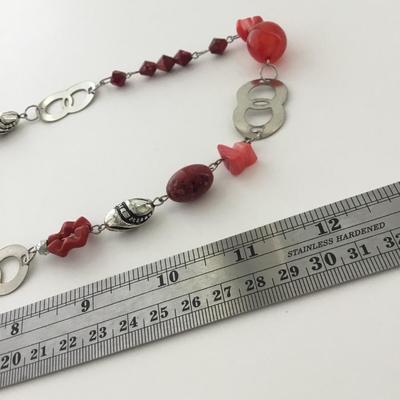 Red fashion beaded necklace