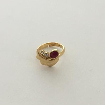 Unmarked goldtone adjustable ring