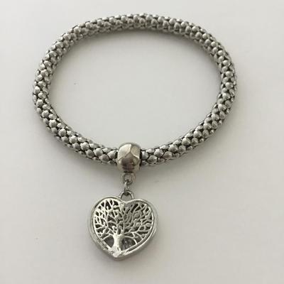 Mesh type heart charm stretchy bracelet