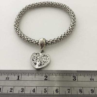 Mesh type heart charm stretchy bracelet