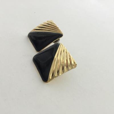 Gold tone with black square fashion earrings