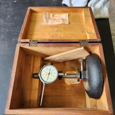 Starrett Inspector's Dial Bench Gage No. 654 25-B