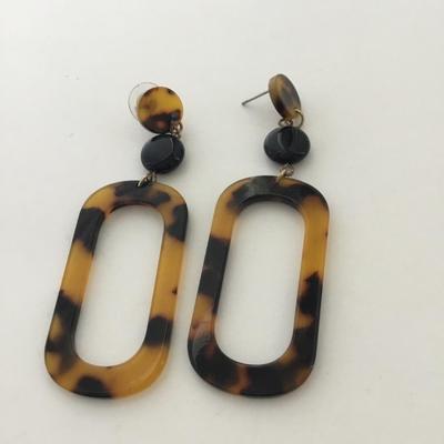 Animal print loop fashion earrings