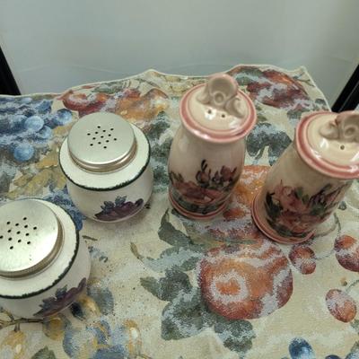 Sale Photo Thumbnail #53: Set of two salt and pepper shakers.