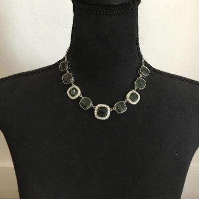 Beautiful, vintage, Trifari, large faceted, crystal rhinestone necklace, silver toned