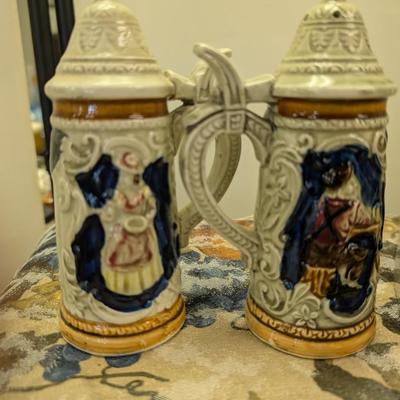 Sale Photo Thumbnail #62: Miniature beer stein shakes and NIB black and white cat salt shakers.