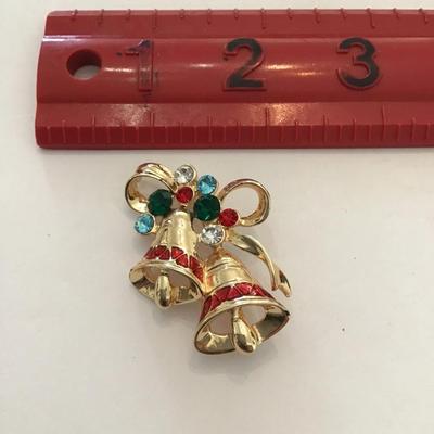 Very nice, Gold tone, multi colored rhinestone Christmas lapel pin brooch