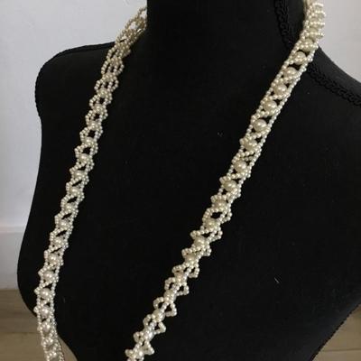 Vintage faux pearl necklace