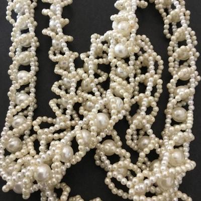 Vintage faux pearl necklace