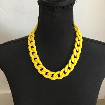 Cute yellow chain-link statement chunky necklace